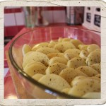 Alici Felici Giacciono su Materasso di Patate